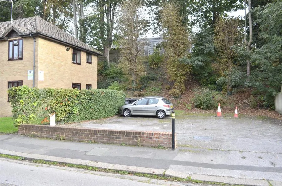 Station Approach, Coulsdon North, CR5, photo 12