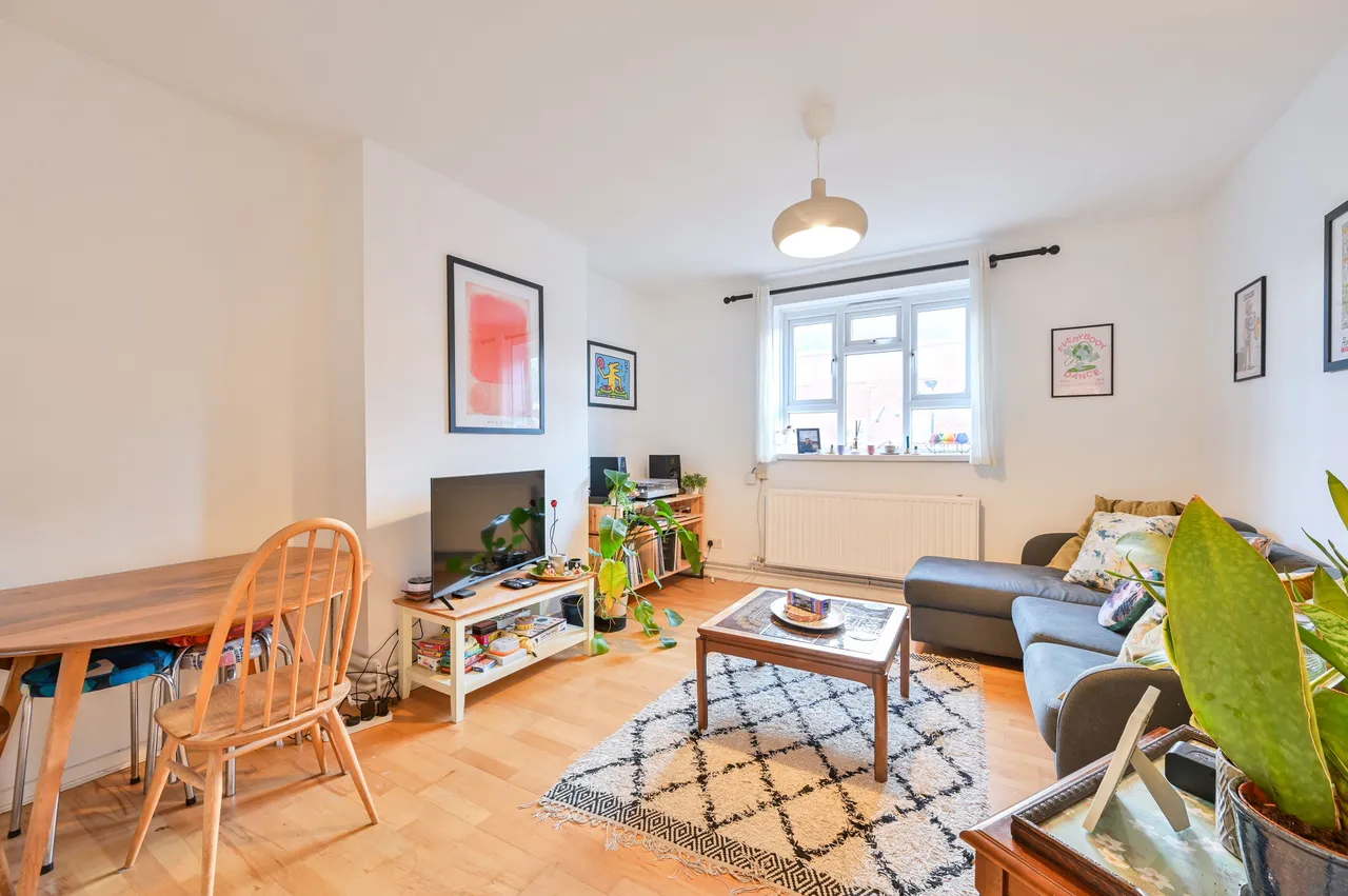 2 bed flat for sale — 11a Raul Road, London