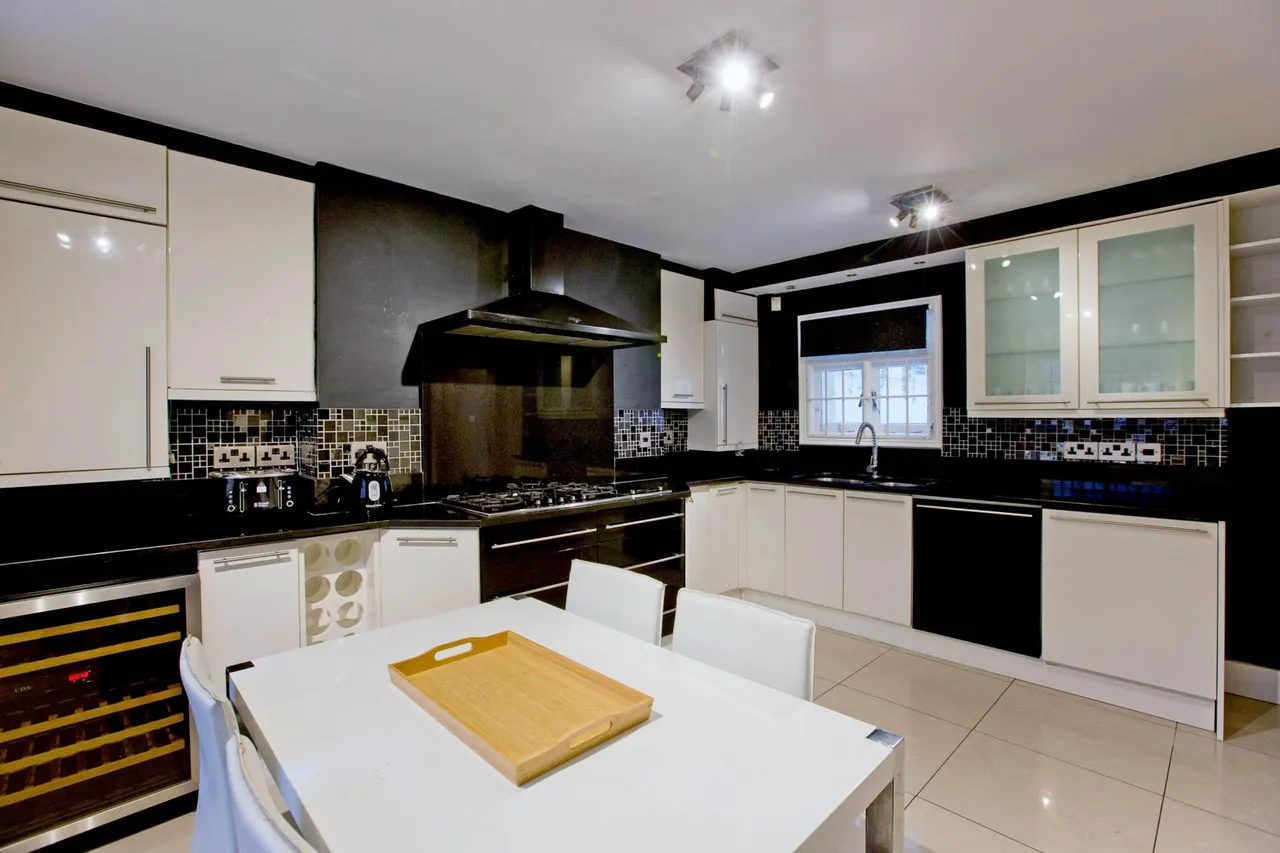 Park Village West, Regent`s Park, NW1, photo 10