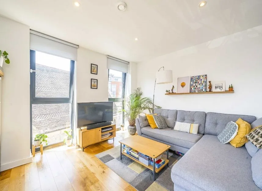 2 bed flat for sale — Gunnersbury Lane, Acton, W3