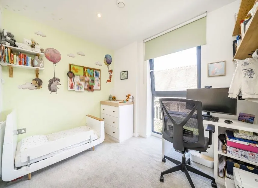 Gunnersbury Lane, Acton, W3, photo 5