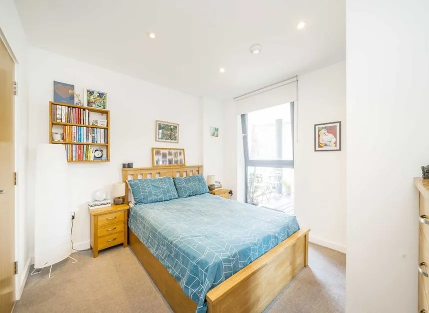 Gunnersbury Lane, Acton, W3, photo 4
