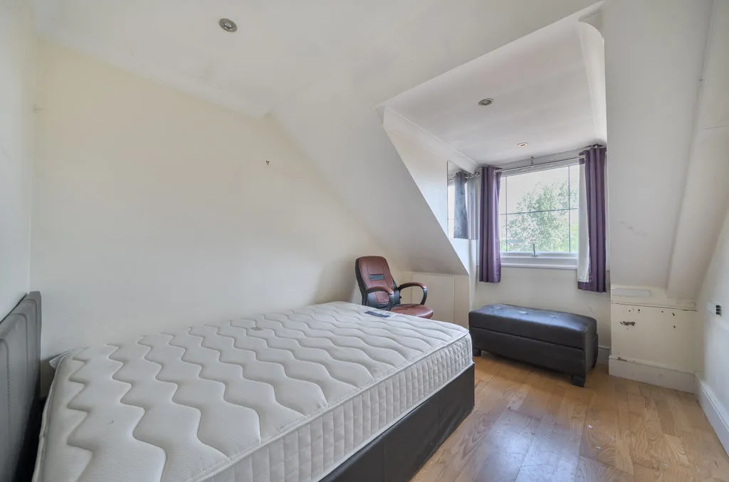 French Apartments Lansdowne Road, Purley CR8 2PJ, photo 8