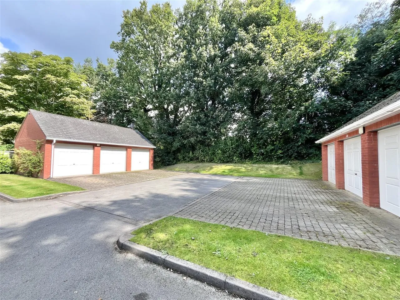 Wilmslow Road, Alderley Edge, SK9, photo 12