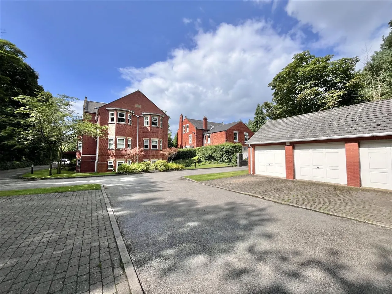 Wilmslow Road, Alderley Edge, SK9, photo 13