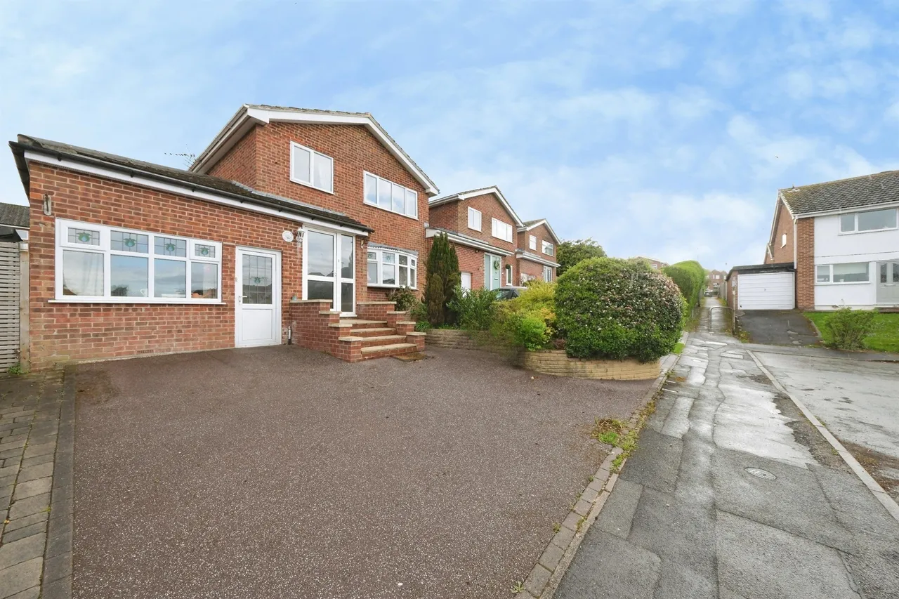 3 bed house for sale, The Chase, Kilburn, DE56