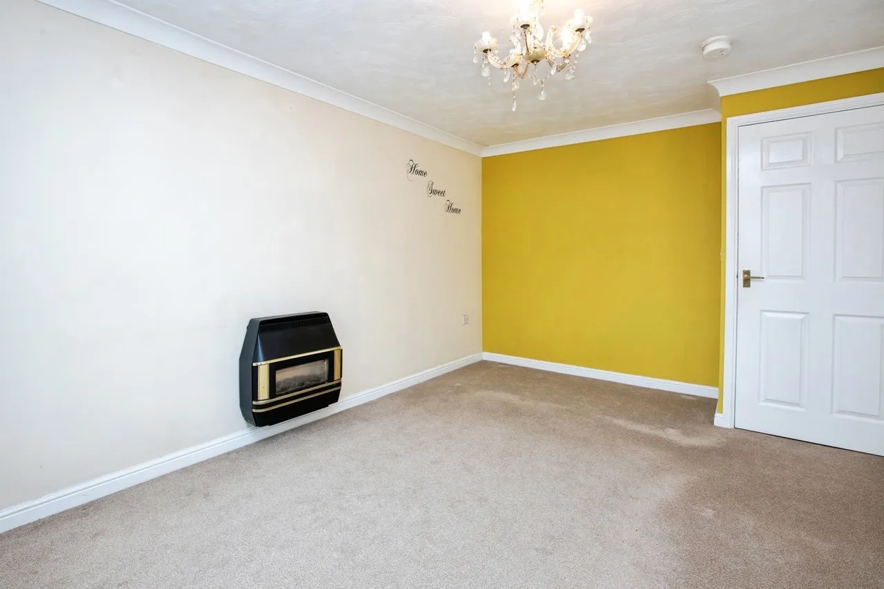 All Saints Court, Huthwaite, NG17, photo 2