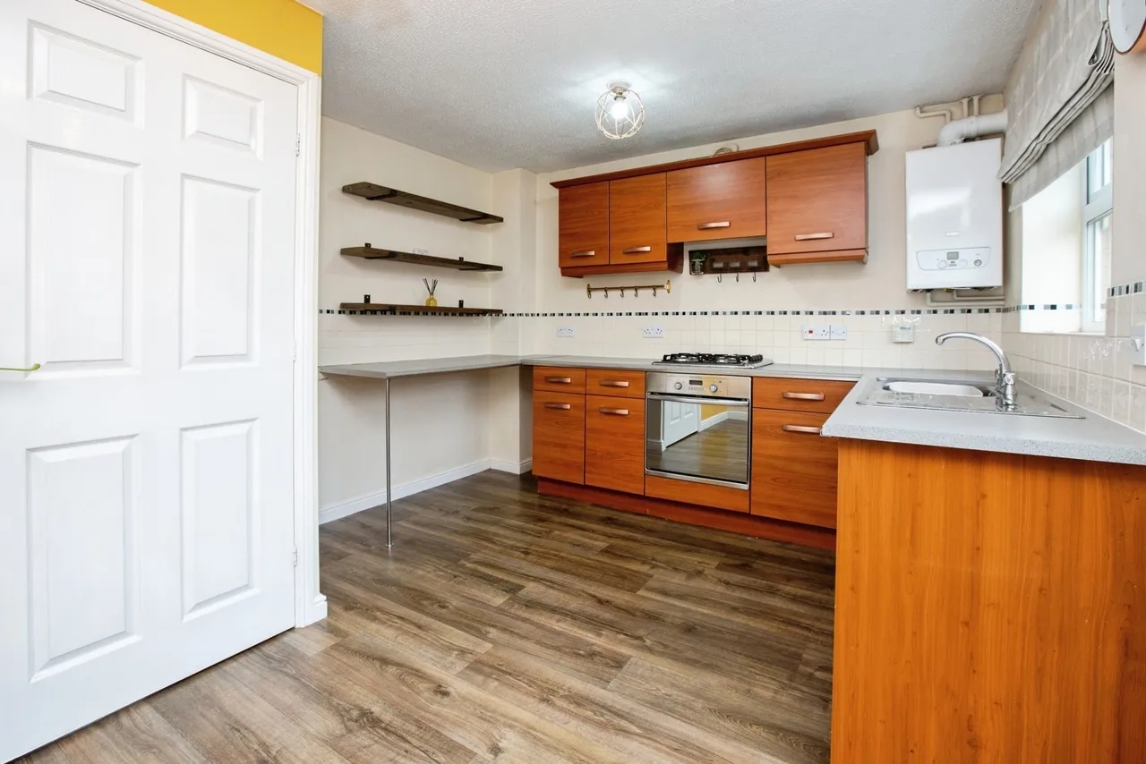 All Saints Court, Huthwaite, NG17, photo 5