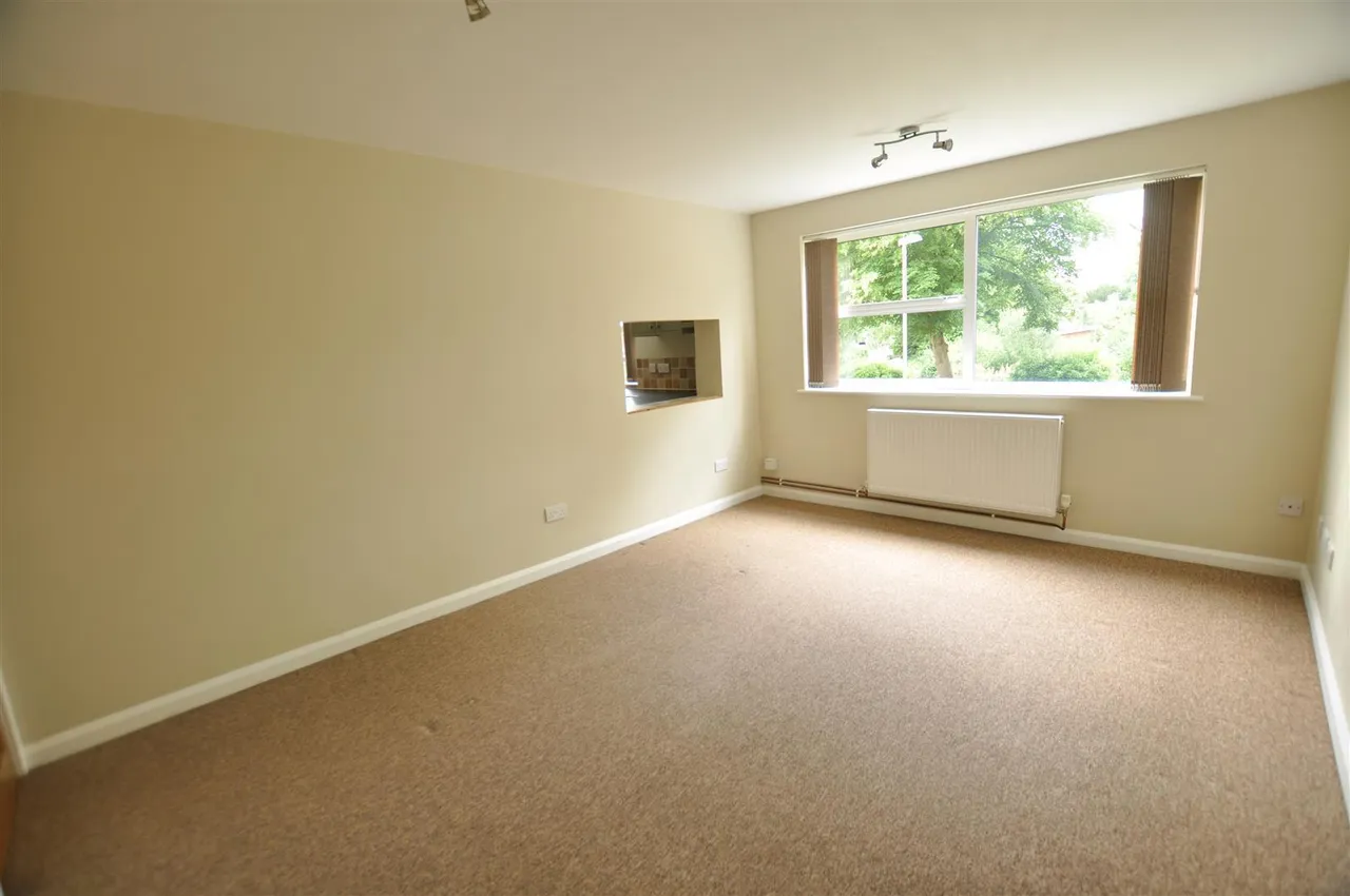 Osborne Road, WR14, photo 2