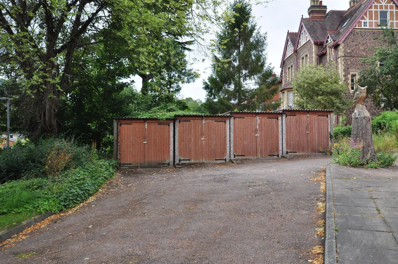 Osborne Road, WR14, photo 7
