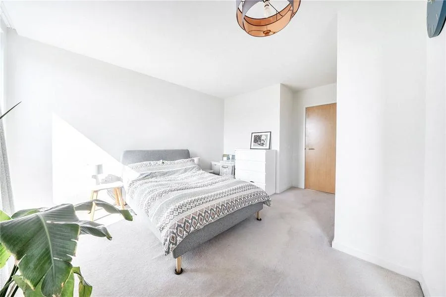 Boaters Avenue, Brentford, TW8, photo 13