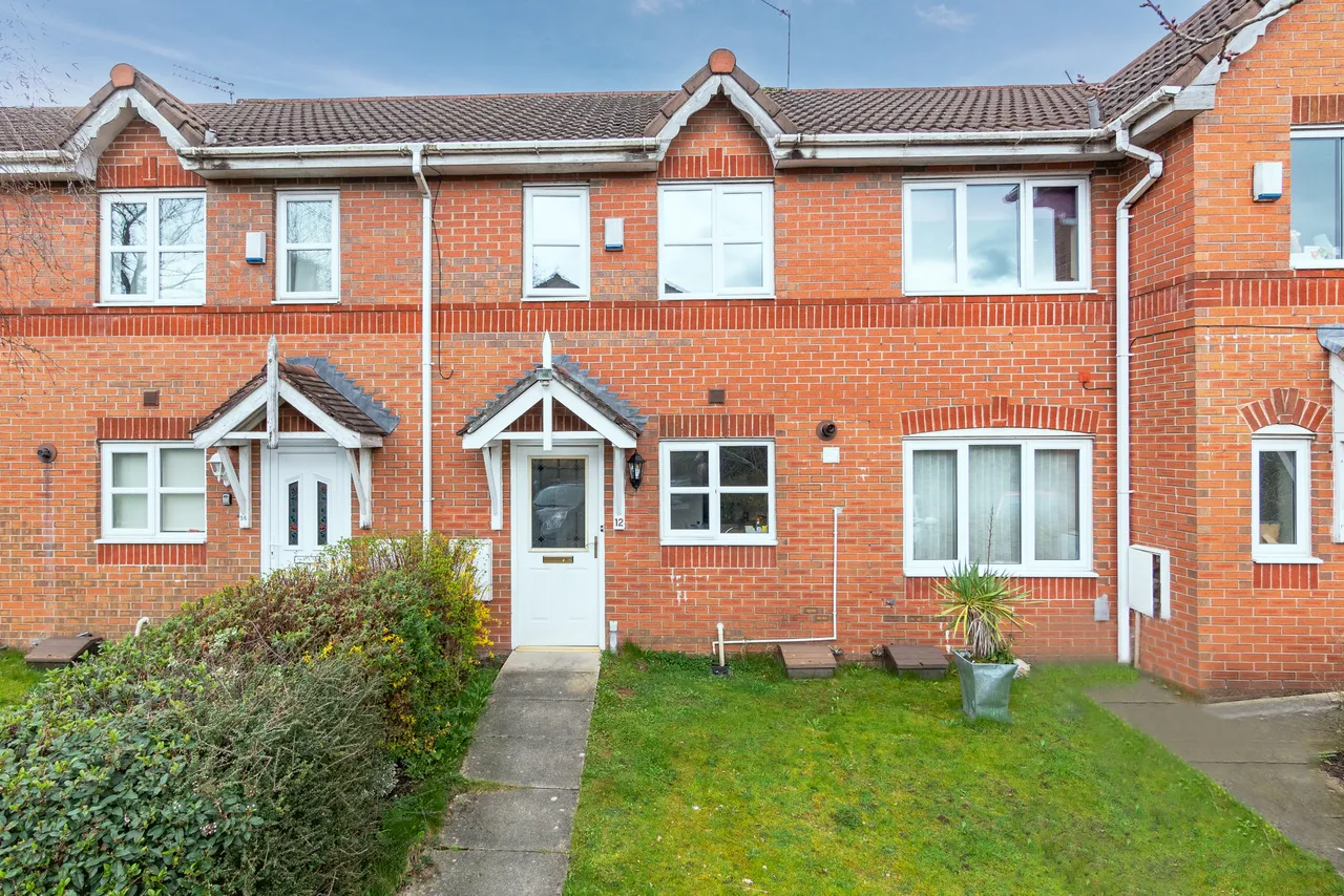 2 bed house for sale — Maplewood Close, Blackley, M9