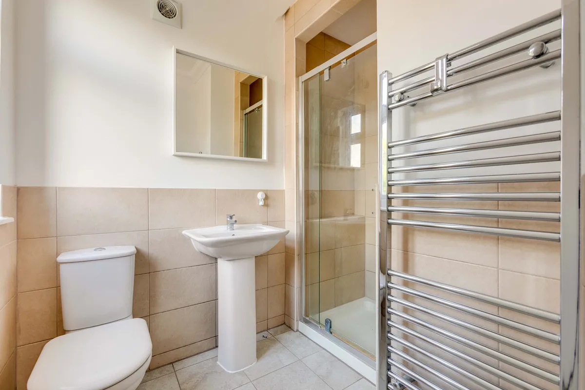 Barlow Road, London, W3, photo 9