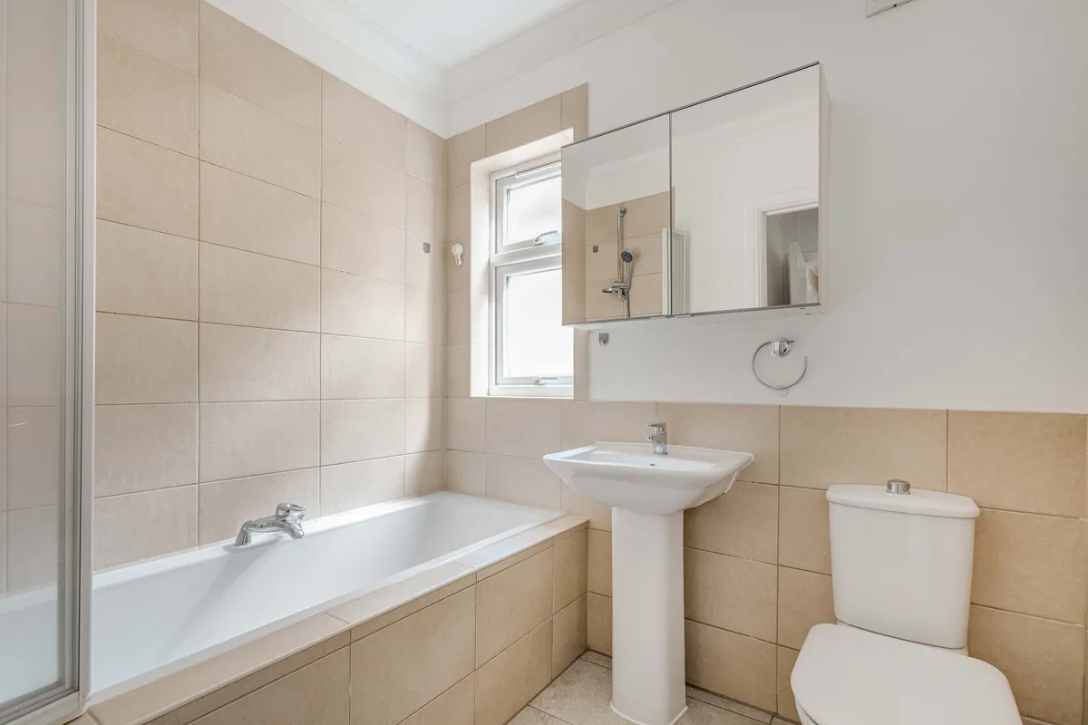 Barlow Road, London, W3, photo 7