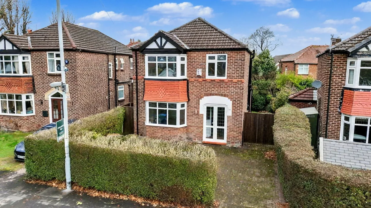 3 bed house for sale, Ravenoak Road, Cheadle Hulme, SK8