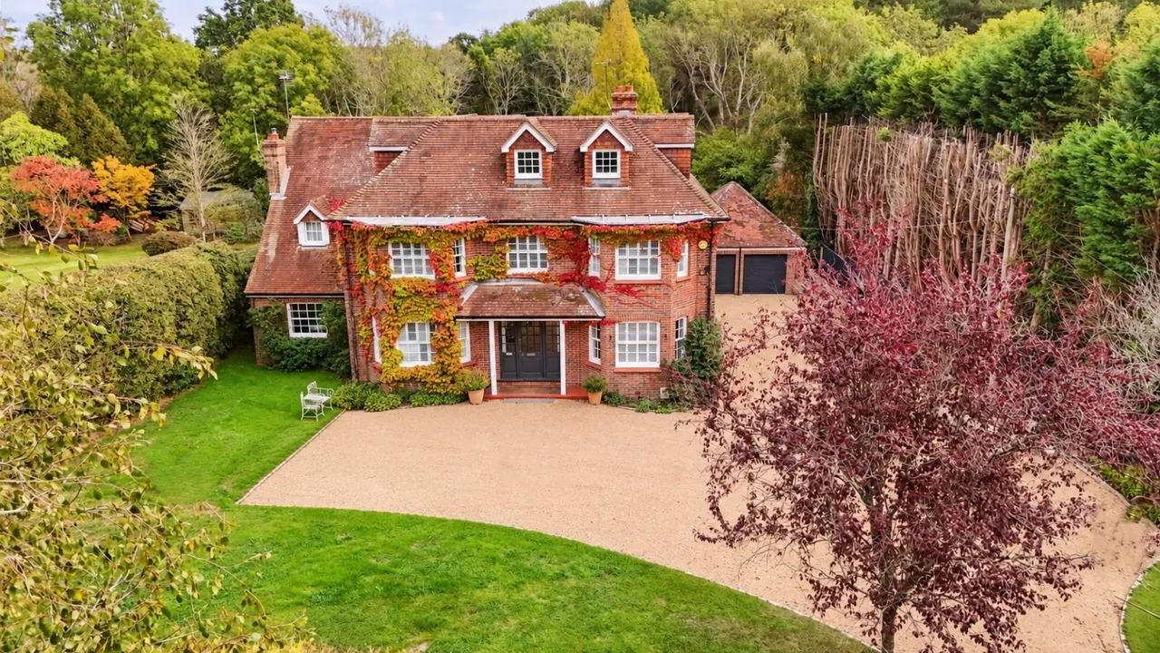 6 bed house for sale, Sliders Lane, Furners Green, TN22