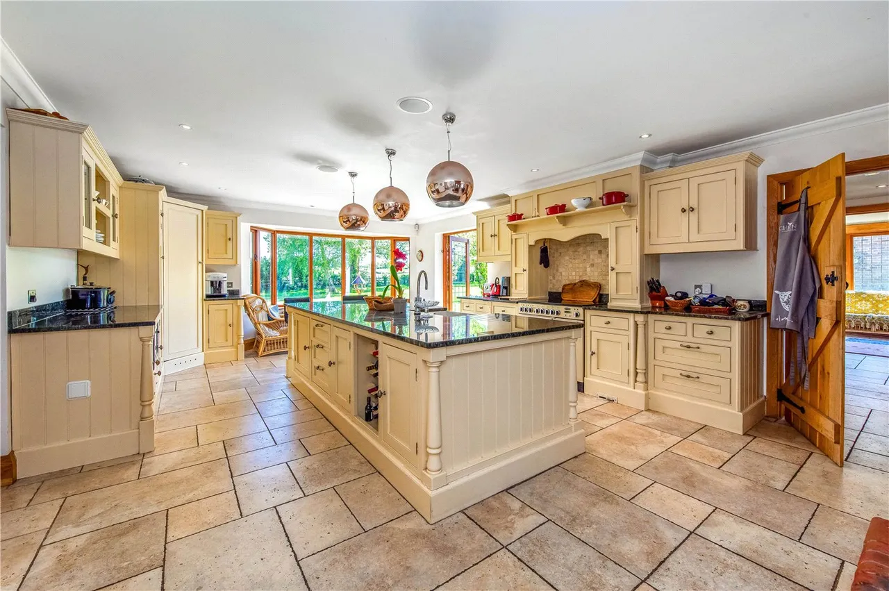 Flexford Road, Near Winchester, Hampshire, SO52, photo 4