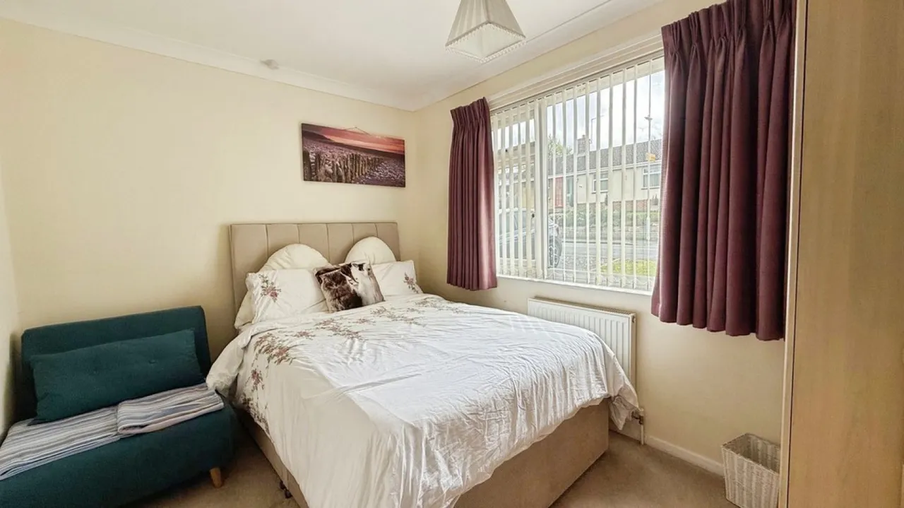 Leighton Park North, Westbury, photo 8