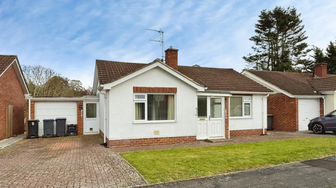 2 bed house for sale — Leighton Park North, Westbury