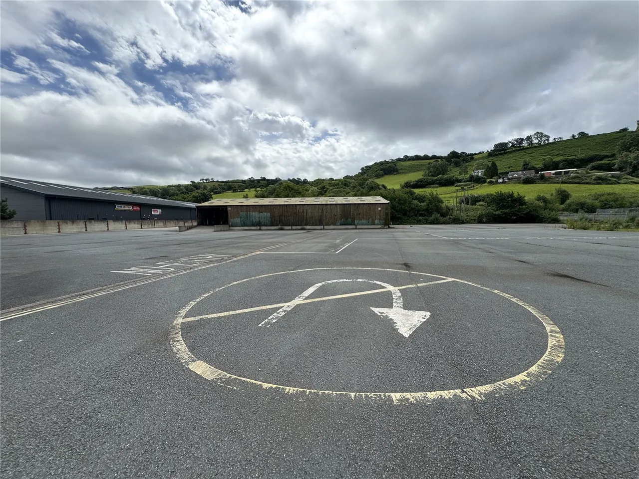 Glan Yr Afon Industrial Estate, Llanbadarn Fawr, photo 13