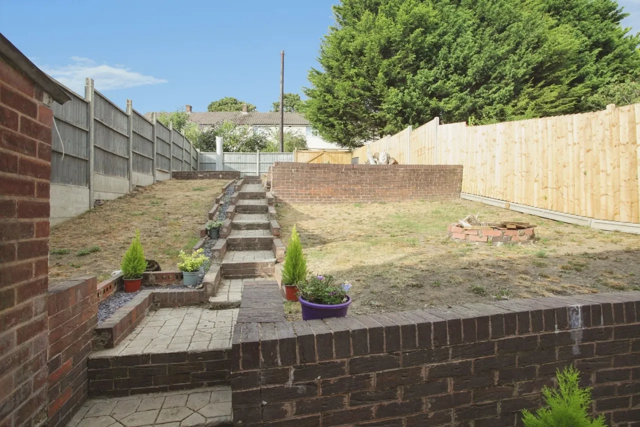 Edinburgh Road, NUNEATON, Warwickshire, CV10, photo 17