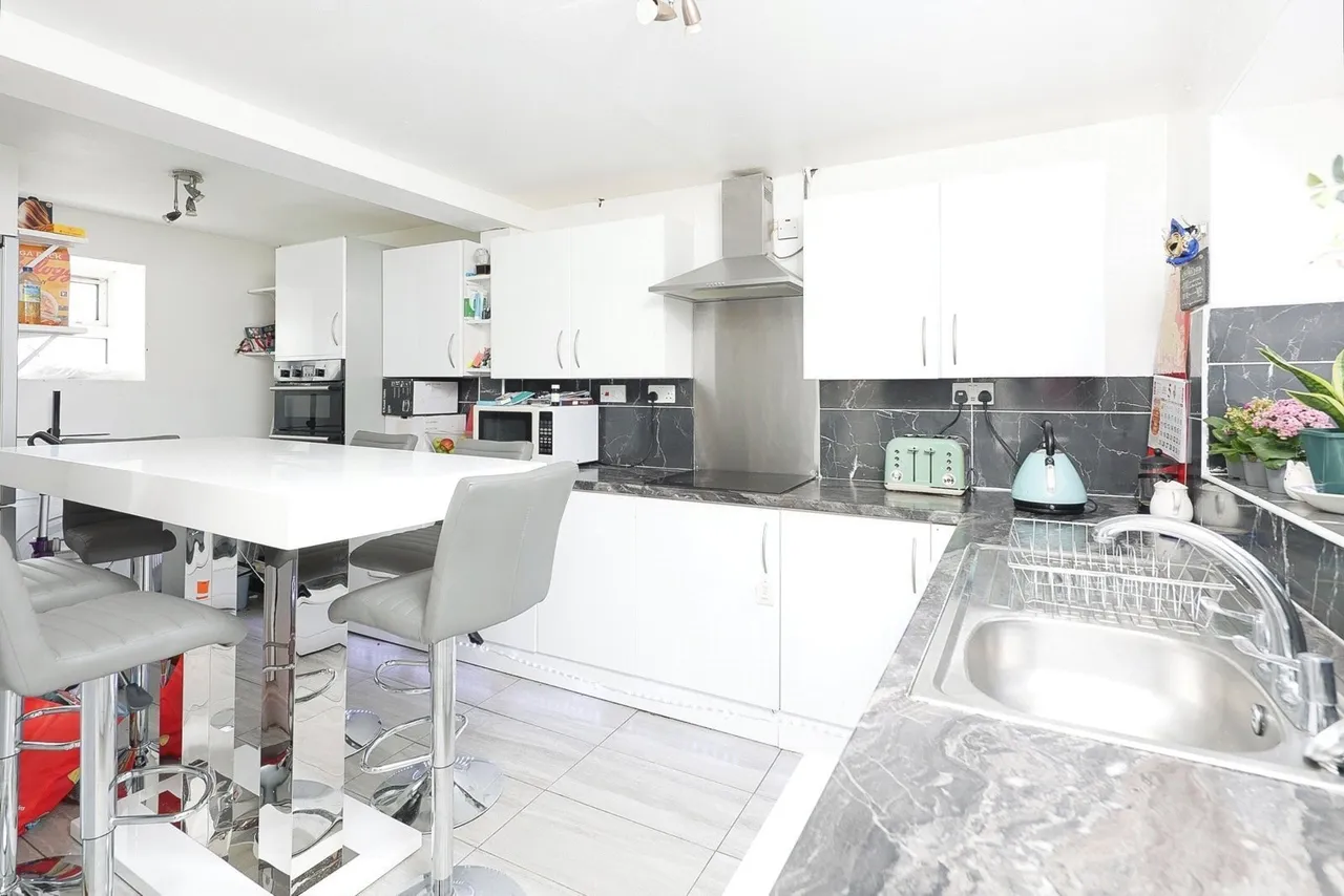 Edinburgh Road, NUNEATON, Warwickshire, CV10, photo 8