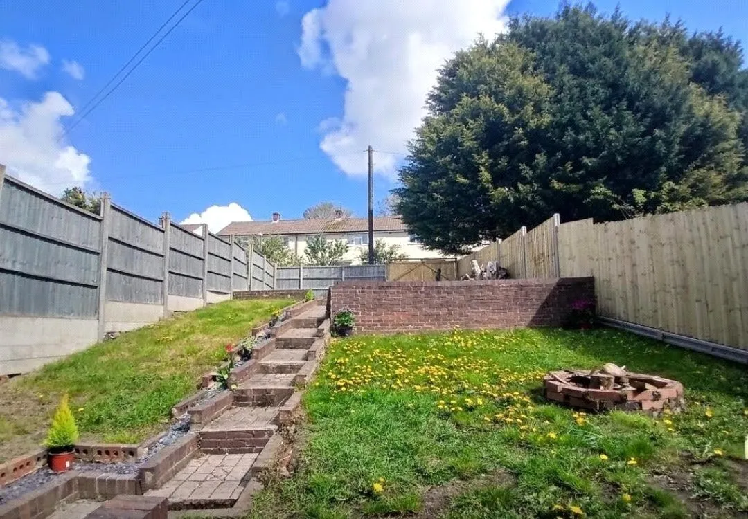 Edinburgh Road, NUNEATON, Warwickshire, CV10, photo 2