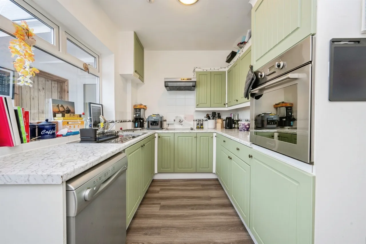 Alexander Close, Stewartby, MK43, photo 4