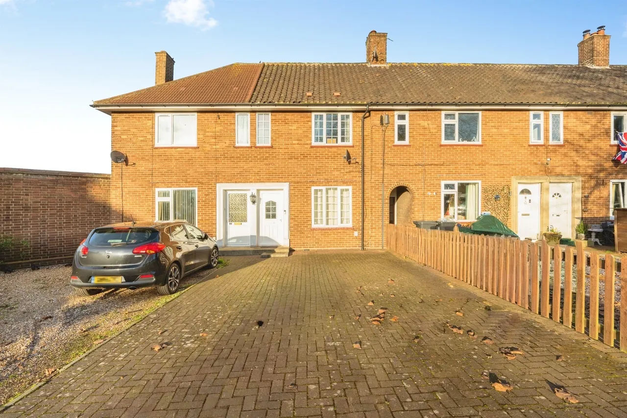2 bed house for sale, Alexander Close, Stewartby, MK43