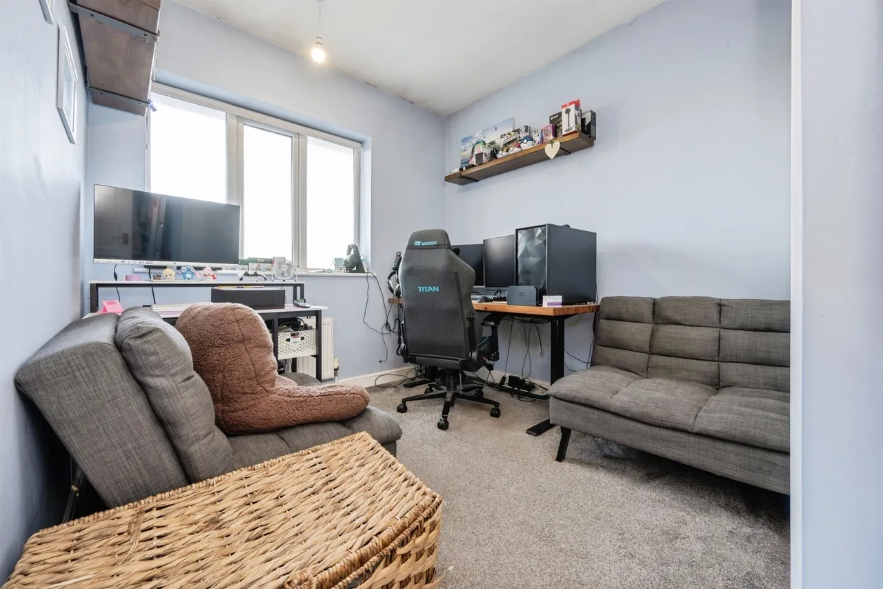 Alexander Close, Stewartby, MK43, photo 8