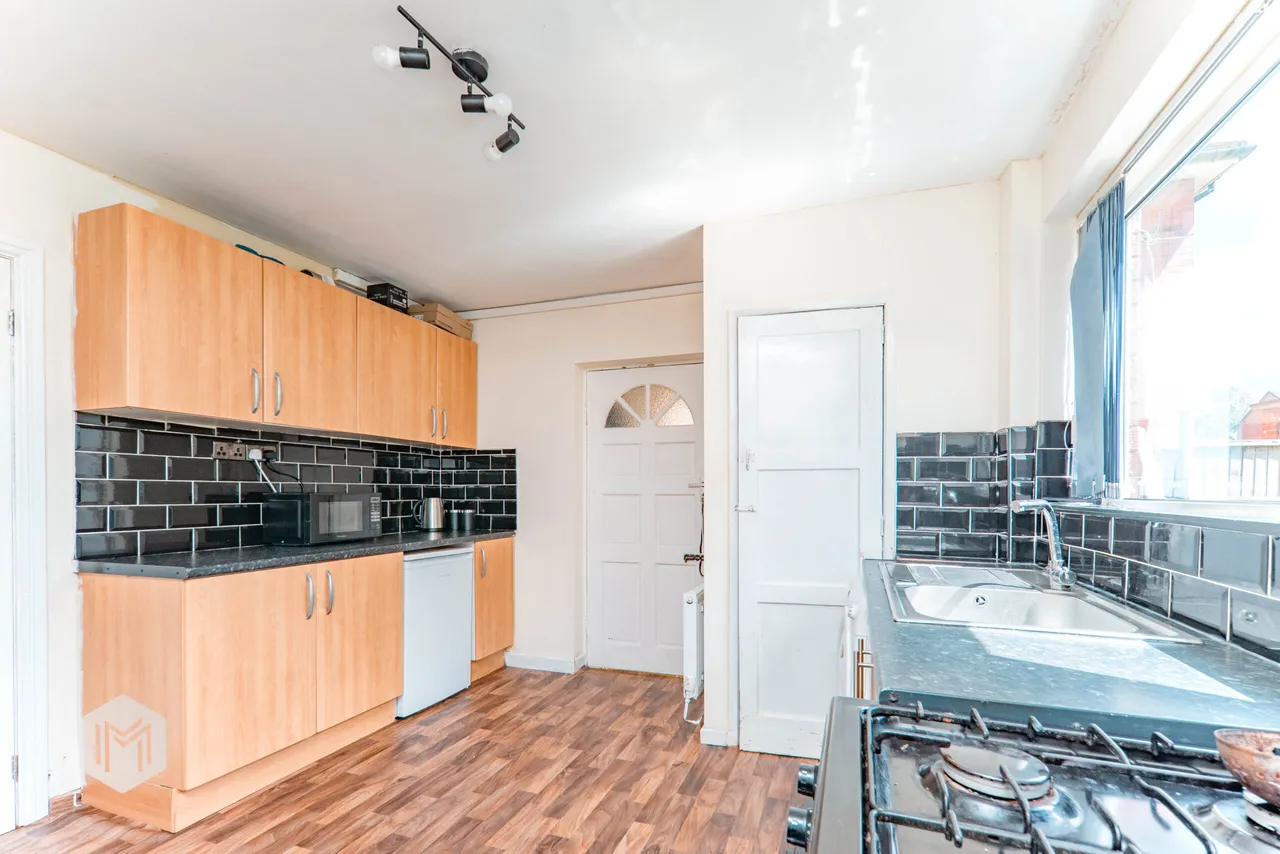 Eastham Avenue, Bury, BL9 5HL, photo 3