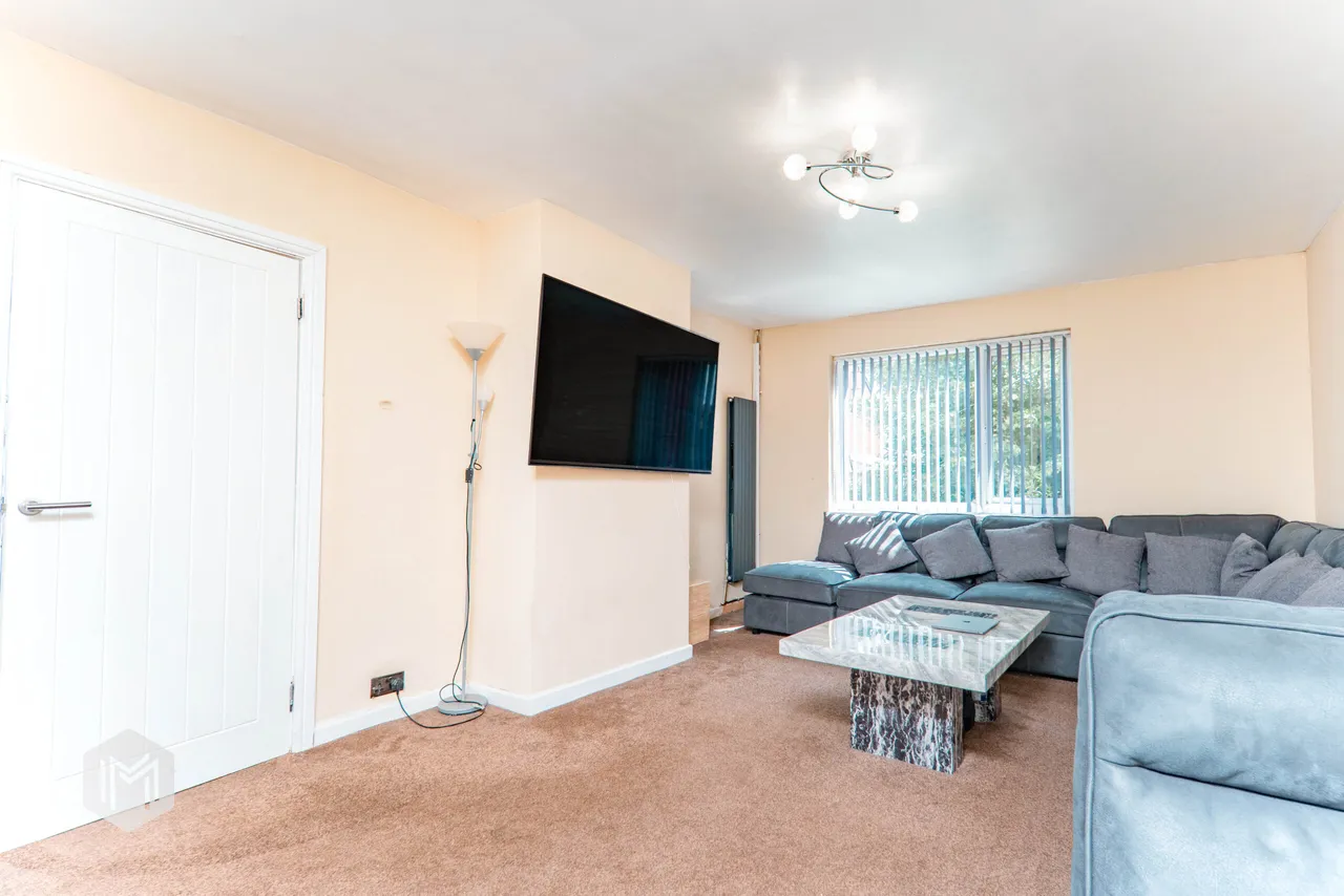 Eastham Avenue, Bury, BL9 5HL, photo 2