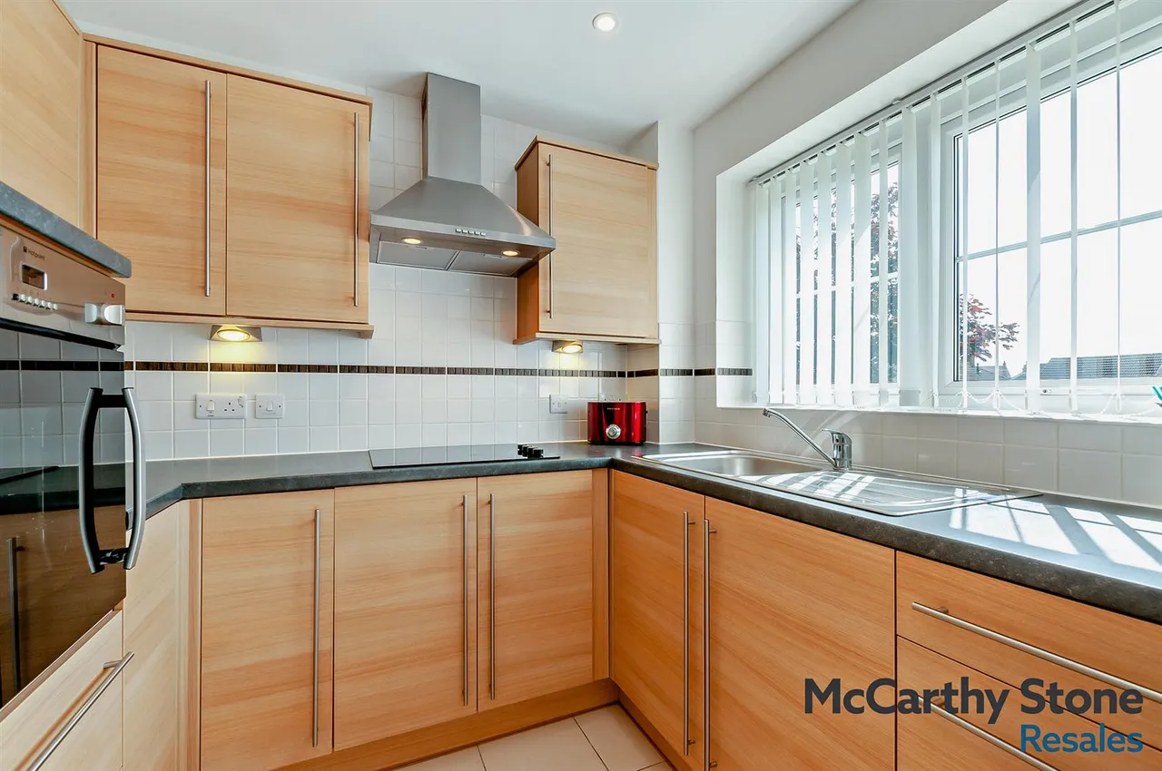 Manley Close, Whitfield, CT16, photo 3