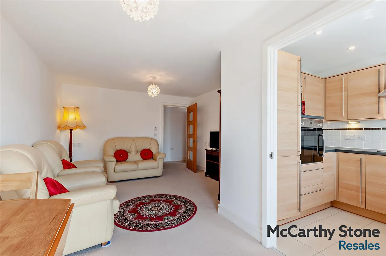 Manley Close, Whitfield, CT16, photo 11
