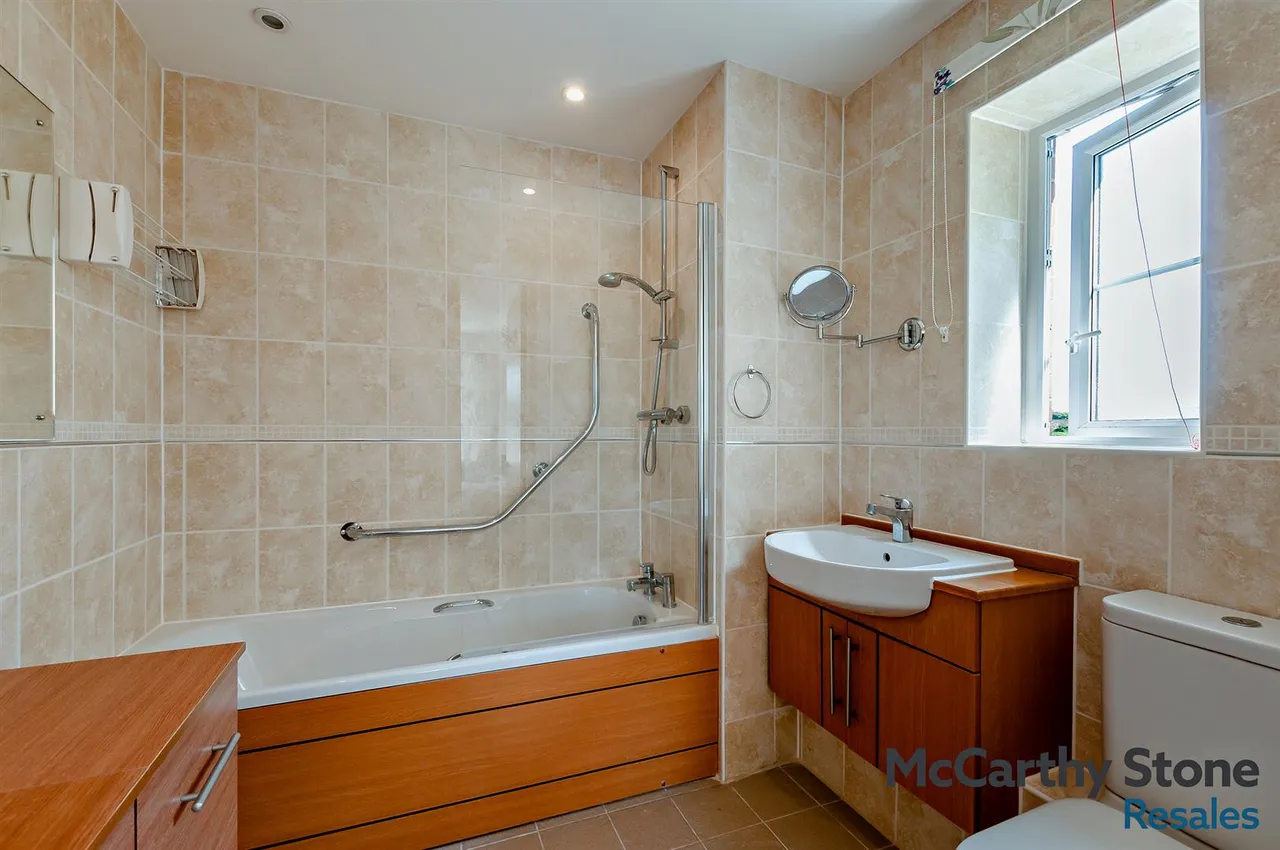 Manley Close, Whitfield, CT16, photo 9