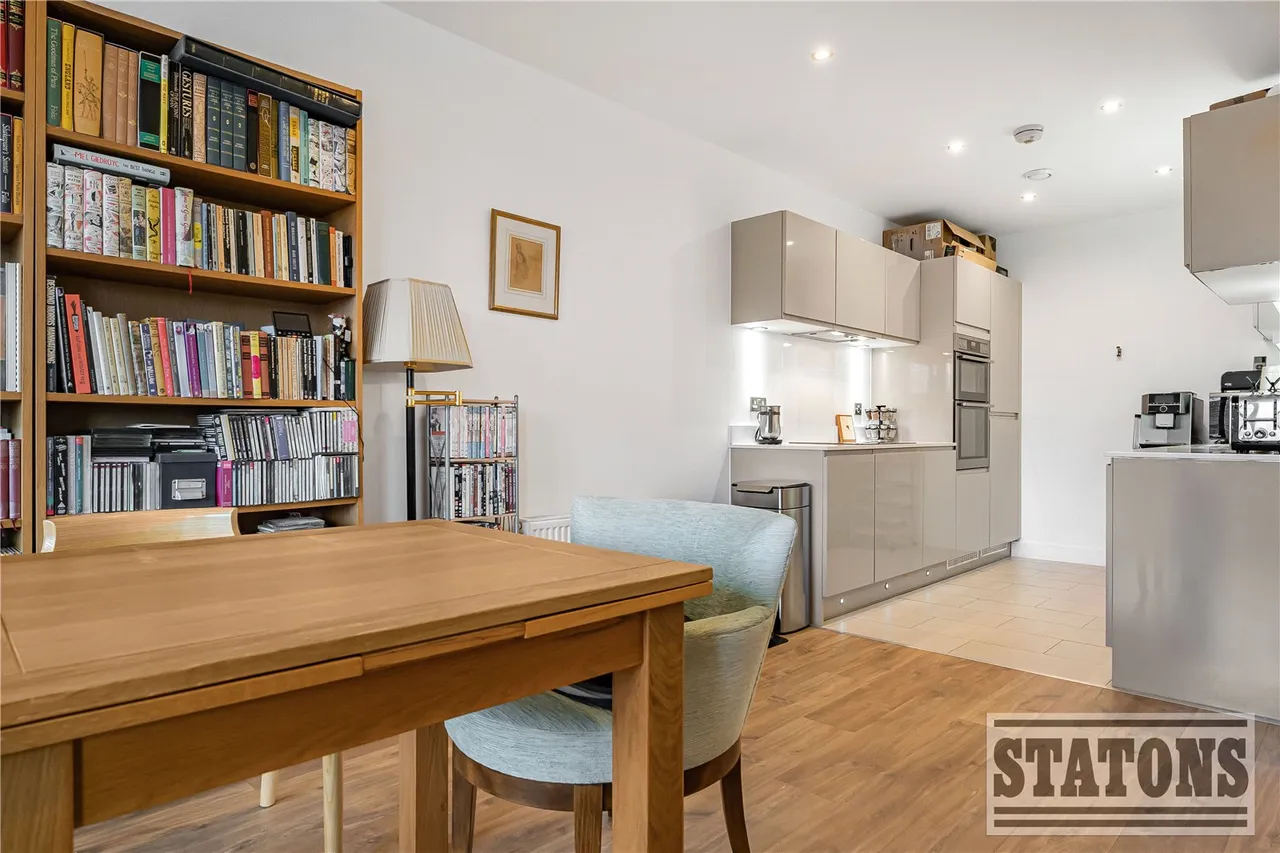 Ebony Crescent, Barnet, EN4 8FN, photo 7