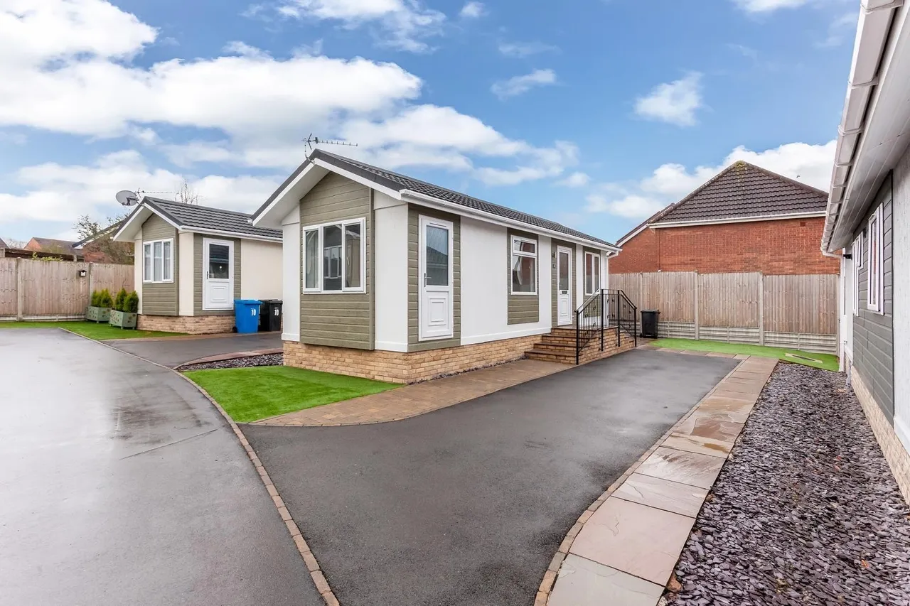 1 bed park home for sale, New Road, Featherstone, WV10