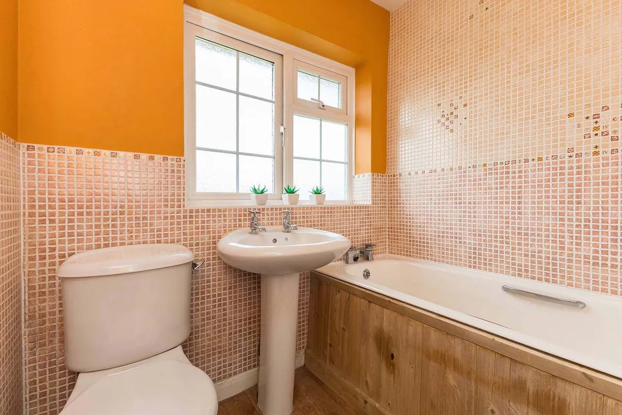 Brompton Drive, Cranbrook Drive, Maidenhead, Berkshire, photo 9
