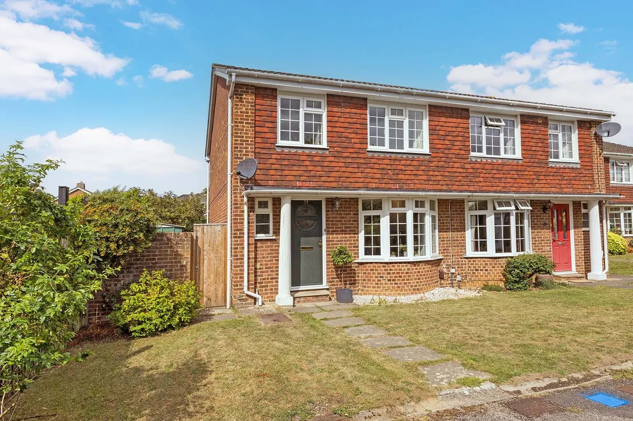 3 bed house for sale — Brompton Drive, Cranbrook Drive, Maidenhead, Berkshire