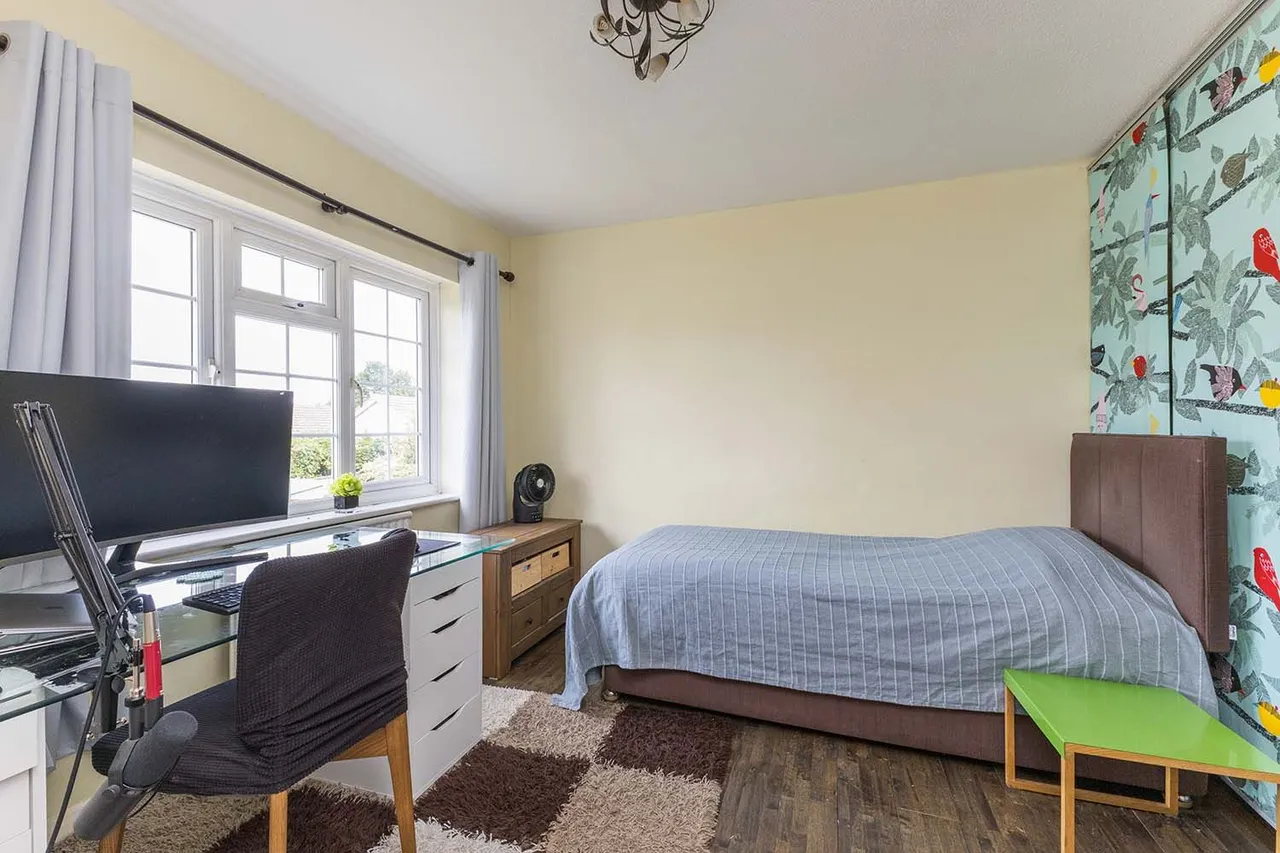 Brompton Drive, Cranbrook Drive, Maidenhead, Berkshire, photo 11