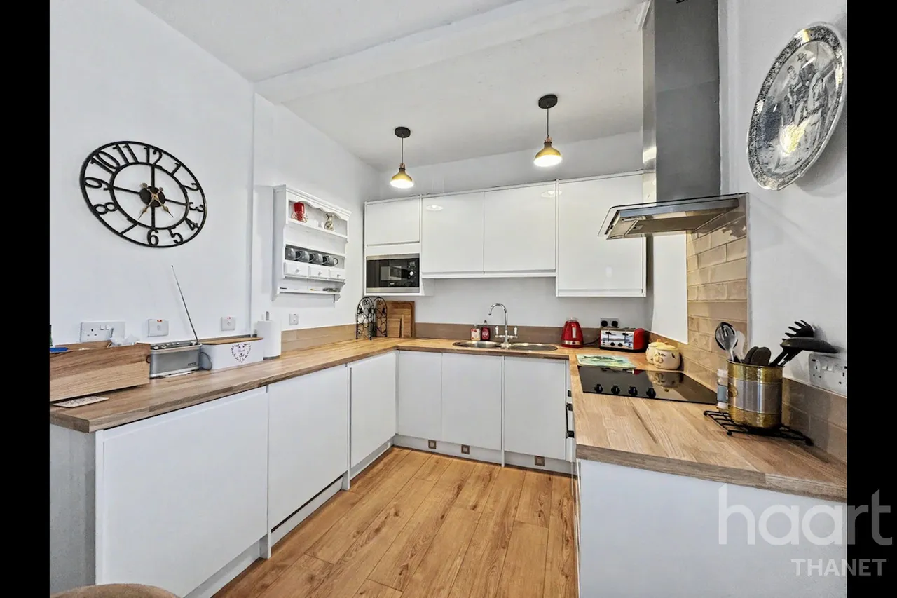 Westgate Bay Avenue, Westgate-On-Sea, CT8, photo 9