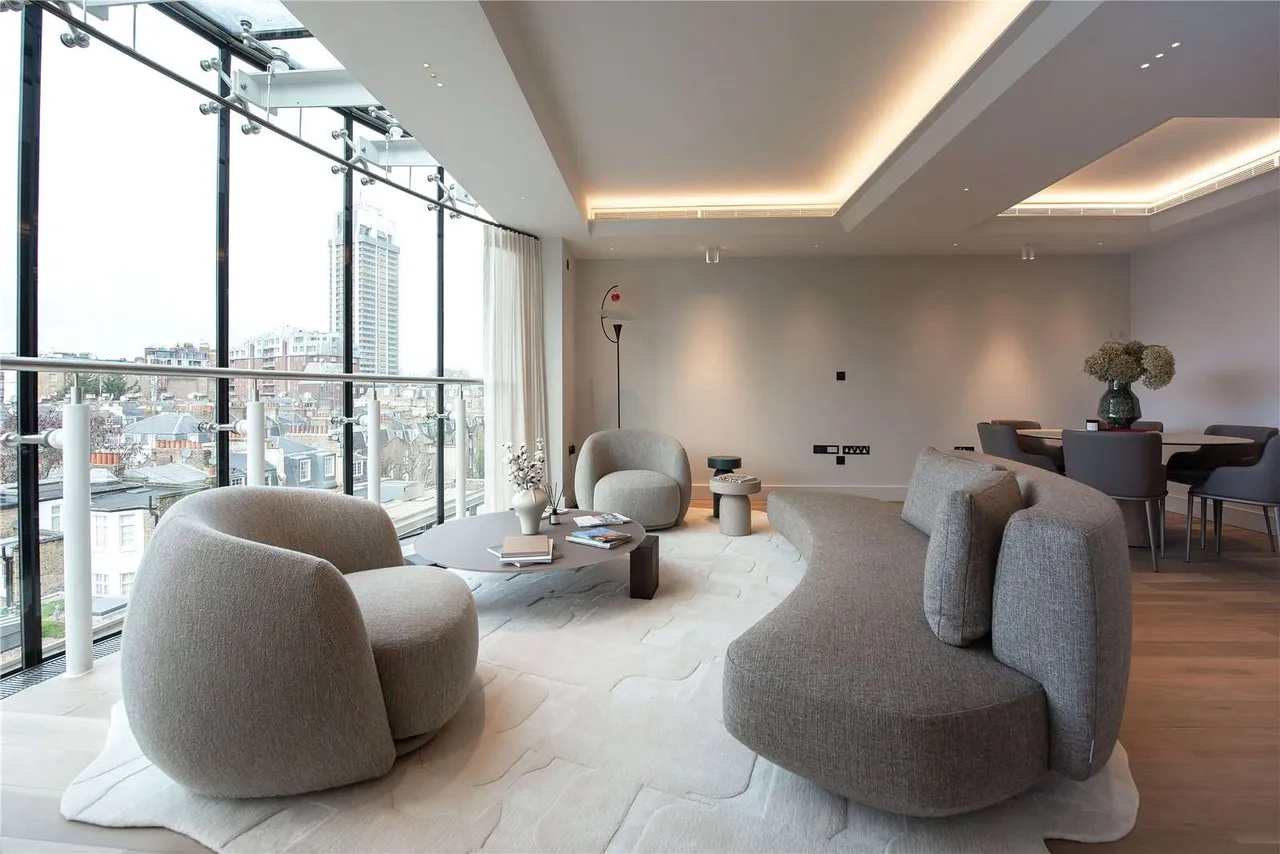 2 bed flat for sale — Lancelot Place, London, SW7 1DR