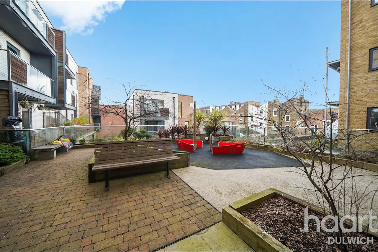 Queens Road, London, SE15, photo 15