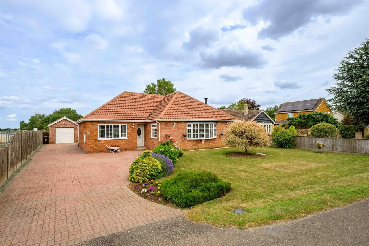 2 bed house for sale, Meeres Lane, Kirton, PE20