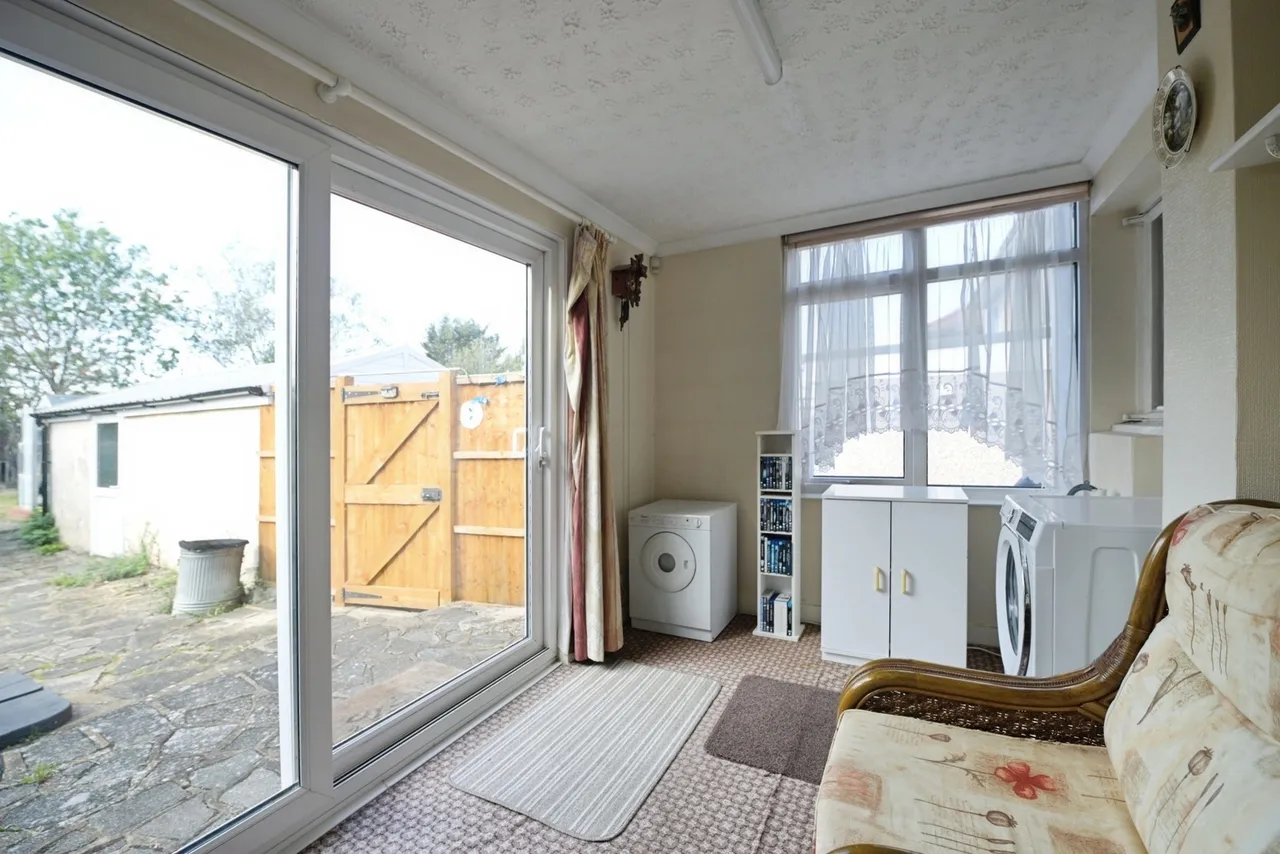 Dominion Drive, Romford, RM5, photo 8