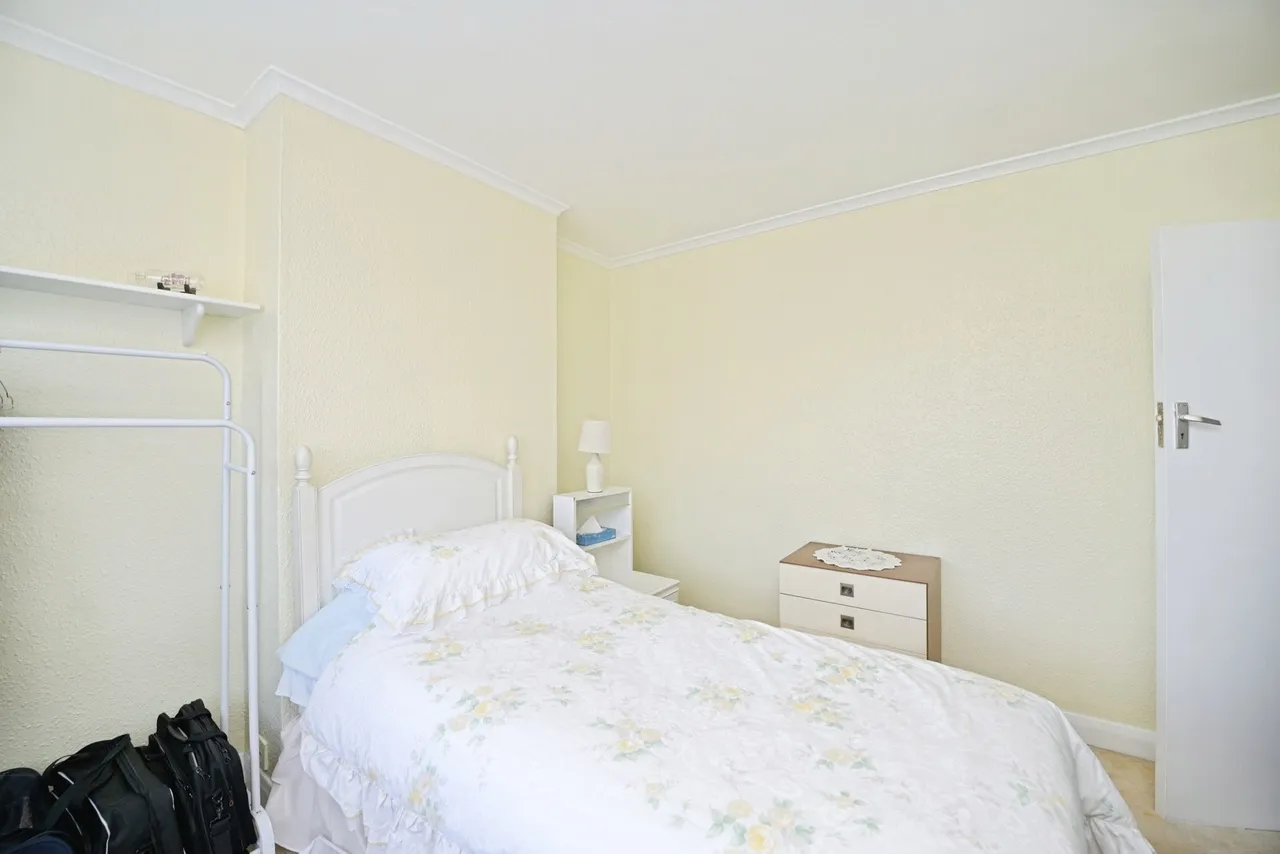 Dominion Drive, Romford, RM5, photo 12