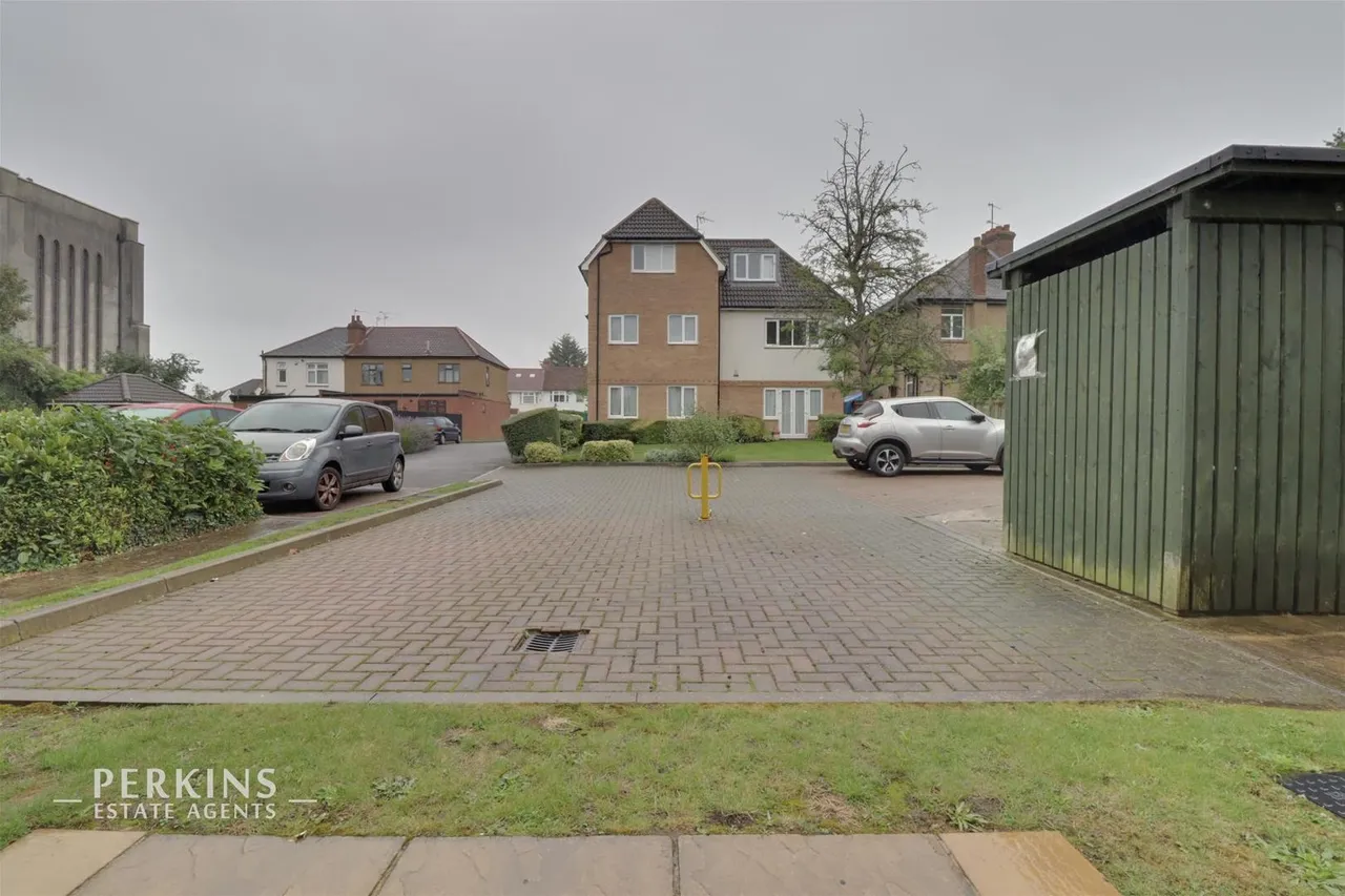 Corbins Lane, Harrow, HA2, photo 5