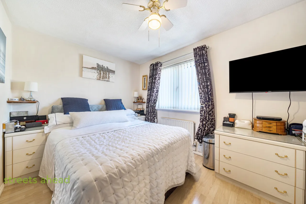 Goodenough Way, Coulsdon, CR5, photo 14