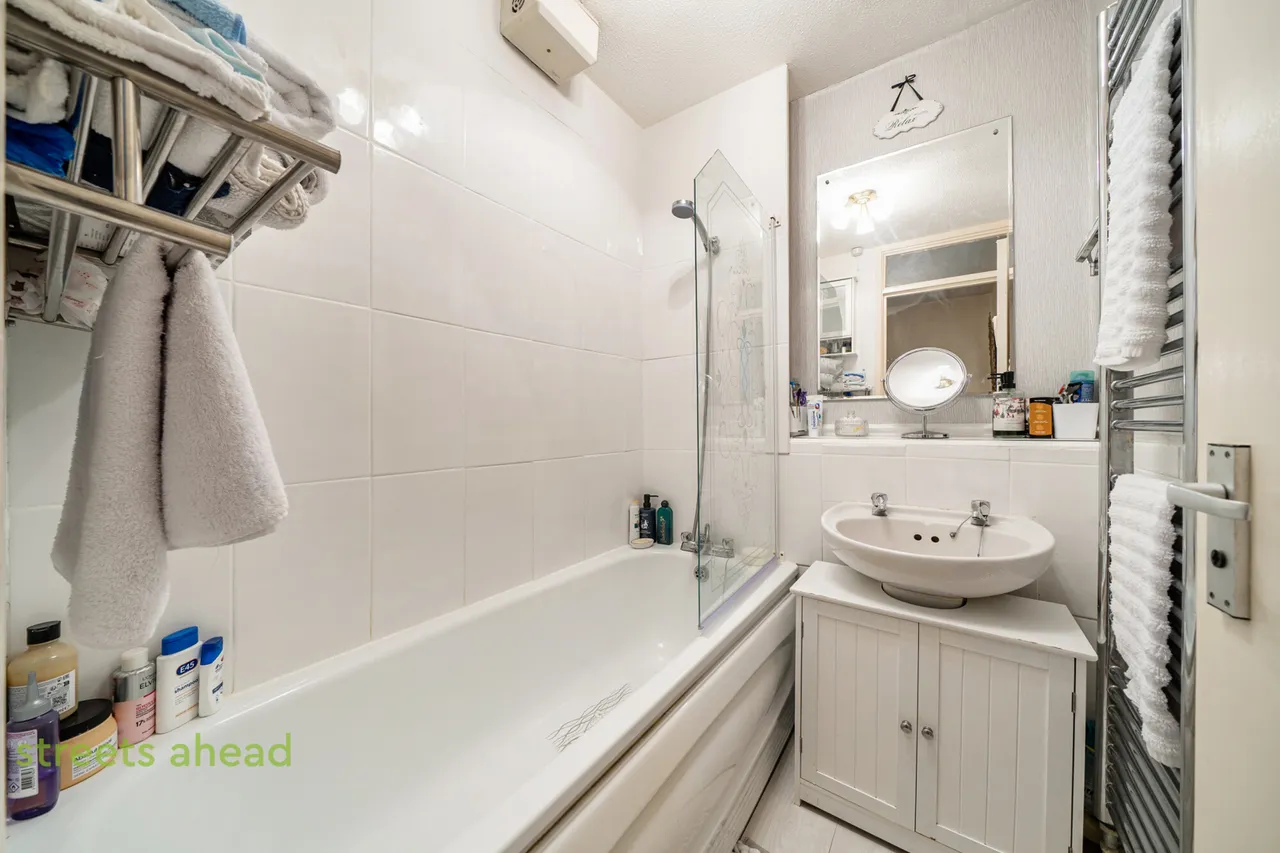 Goodenough Way, Coulsdon, CR5, photo 13