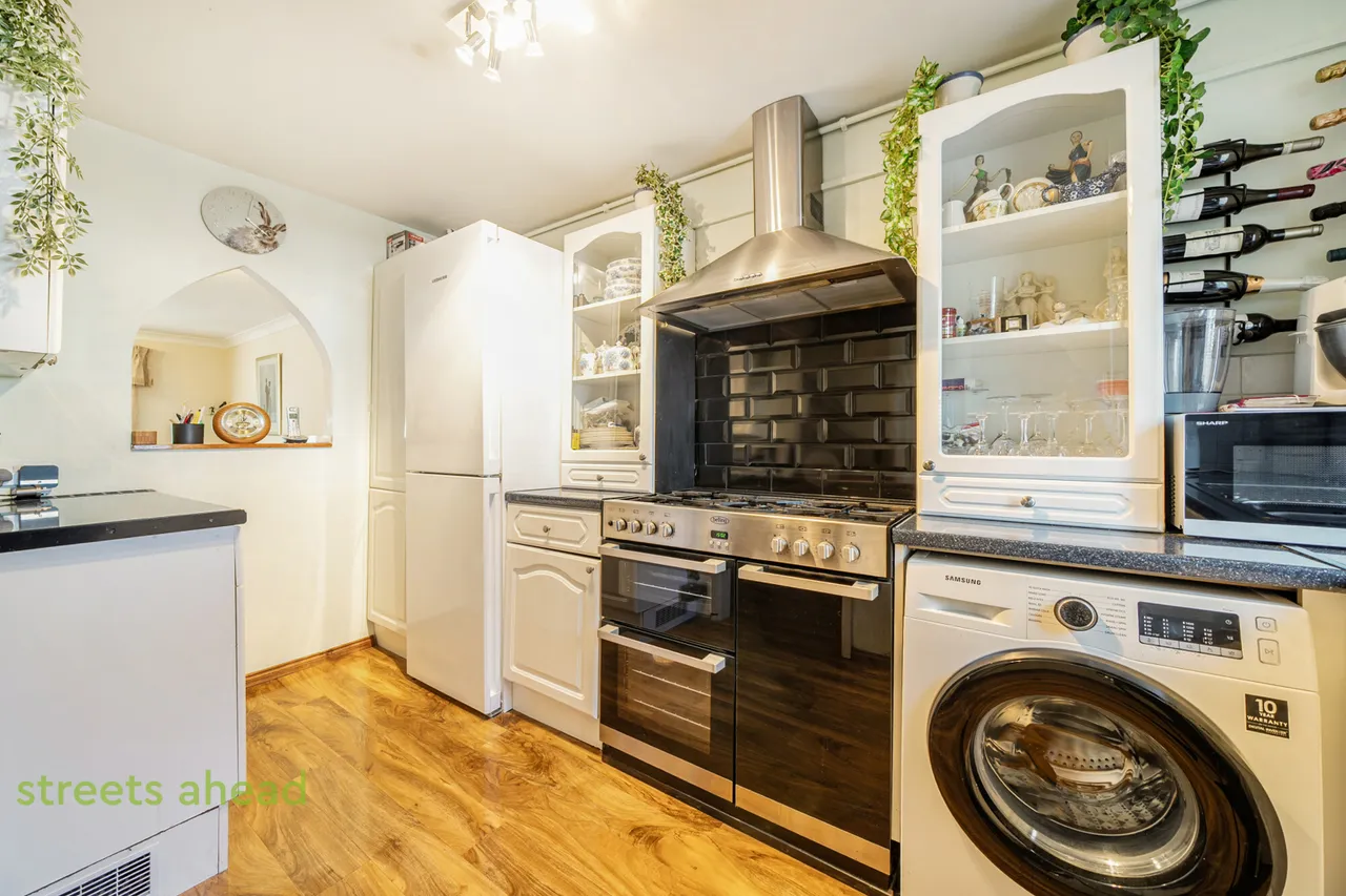 Goodenough Way, Coulsdon, CR5, photo 9